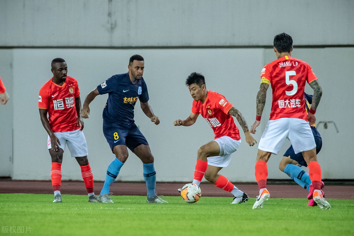 广州恒大|看完第3轮比赛，终于明白恒大为何送走高拉特，留下受伤的洛国富