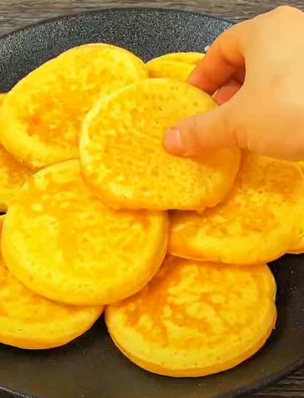 []4月最馋这懒人早餐，不发面不饧面，10分钟上桌，一次吃5个不过瘾