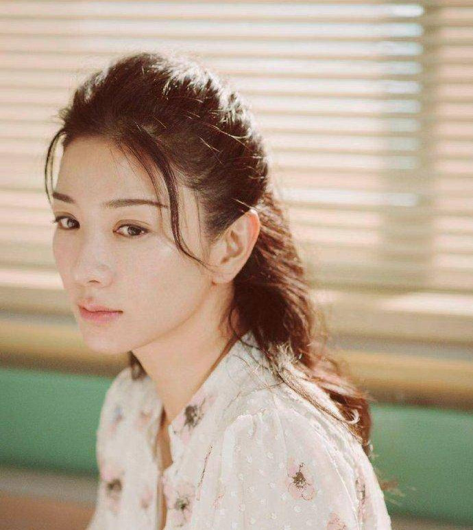 黄奕|43岁的黄奕靠综艺节目翻身？公鸭嗓，没有灵气的脸蛋，能撑多久