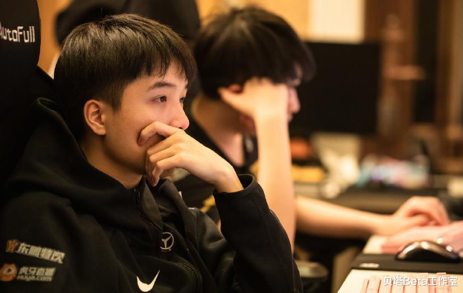 『RNG』RNG败给EDG后，小龙堡和小虎都哭了！粉丝安慰：不骂了心疼了