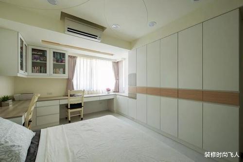 头次见把挂式空调装这个地方，简直太聪明了，懊悔我家没早发觉