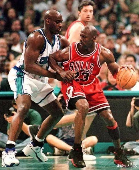 卡尔·马龙|图看NBA壮汉的麒麟臂怎么碾压大腿？锡安胳膊比莺哥大腿粗2圈