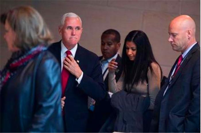 『特朗普』伊万卡助理刚感染，特朗普大发雷霆突然改口，一场豪赌开始了！