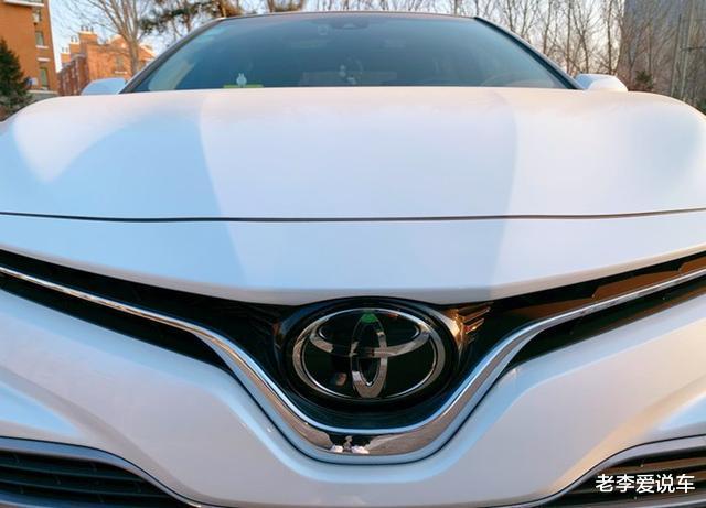 [丰田凯美瑞]24万入手凯美瑞，再开朋友落地34万的ES200，车主：要疯了！