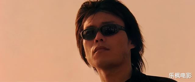 徐克|这部被低估的冷门港片,是伍佰的演技“巅峰”,谢霆锋演他的小弟