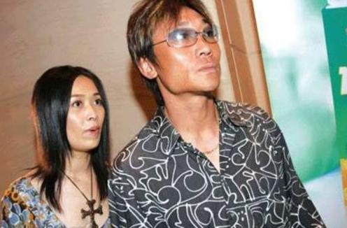 国足@他是国足第一前锋，拿过全国冠军，曾与那英生下一子，49岁任CEO