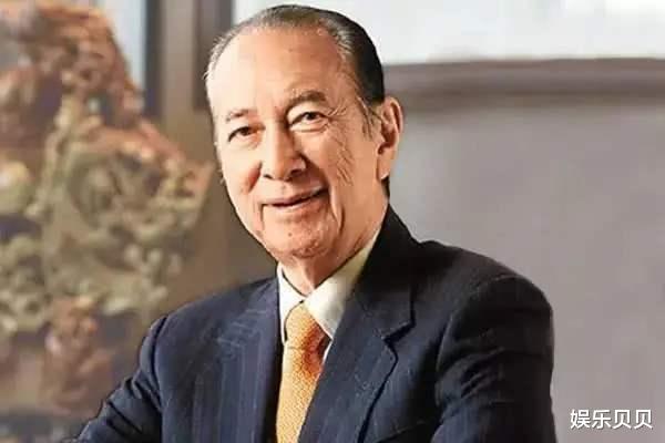 #何鸿燊#何鸿燊逝世后，又一知名男演员不幸去世，曾被封为“三金影帝”