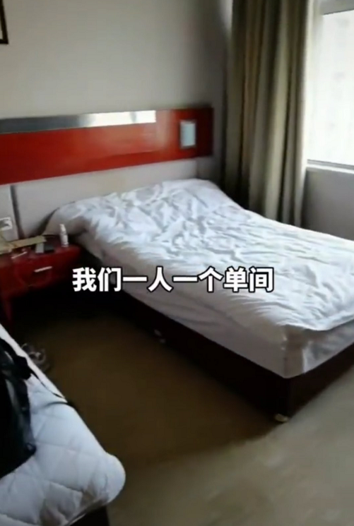 「用药指南」新冠疫苗人体注射有副作用？多人出现发热酸痛，志愿者任超：请相信科学家