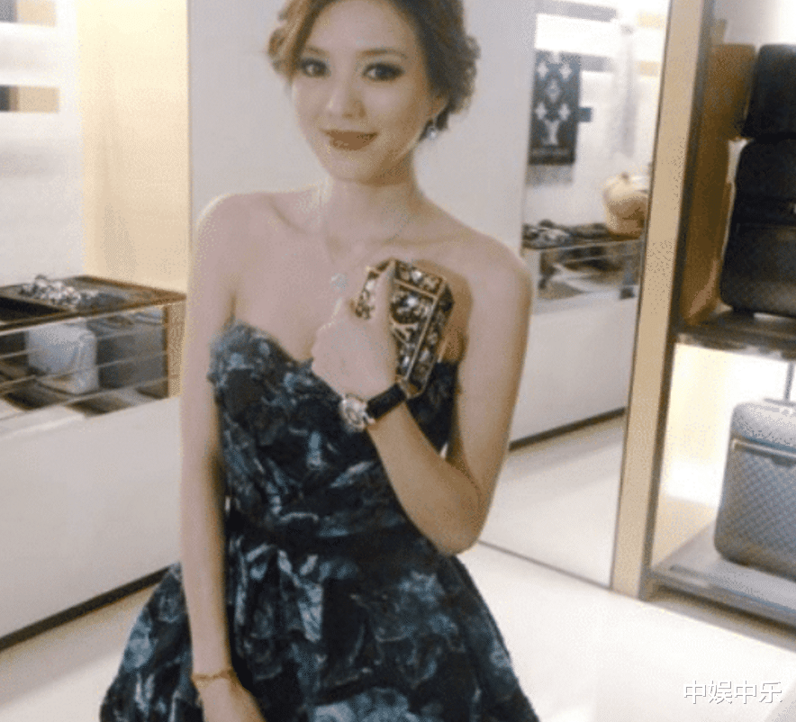 孙芸芸|13岁时被富豪老公看中,苦追6年成正果,今42岁被宠成“父女恋”