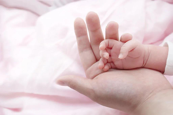 郭碧婷|瞒不住了！36岁郭碧婷怀孕再添实锤！但高龄生育远没有那么简单！