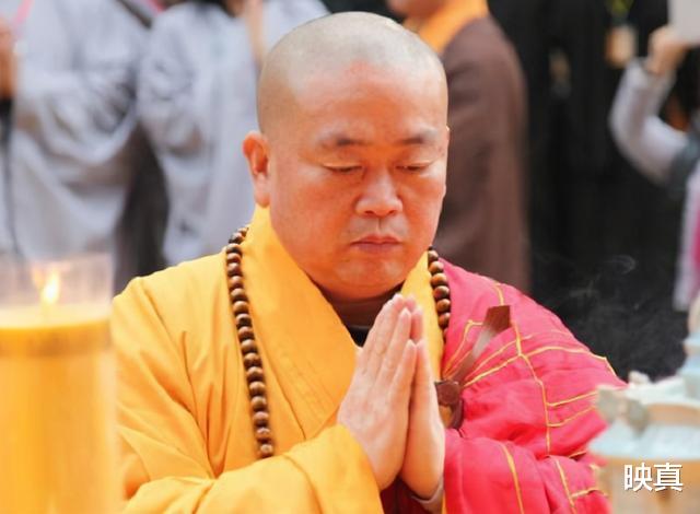 文玩核桃|少林寺释永信袈裟，金子、翡翠、仿云锦、金丝线缝制，值多少钱？