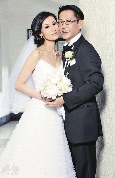 李嘉欣|50岁李嘉欣，8段迷乱情史之后，嫁给富豪，当第3者终于报应来了