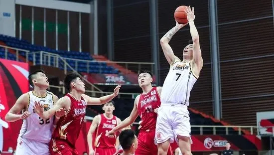 张镇麟|重磅!张镇麟又签下一大合同!比郭艾伦牌面都高!CBA真留不住他