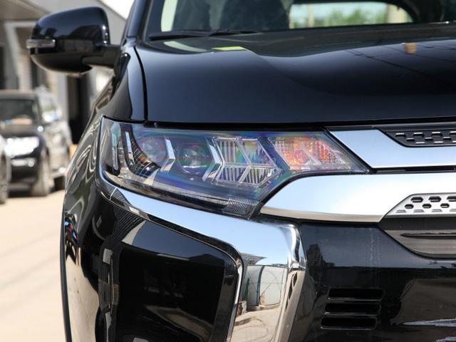 三菱欧蓝德|8年不换代，全靠性价比硬撑，这合资卖“白菜价”，才14万起