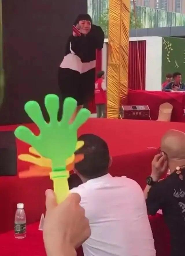 「吴莫愁」吴莫愁小县城商演、张玮跑龙套,中国好声音里的明星都怎么了?