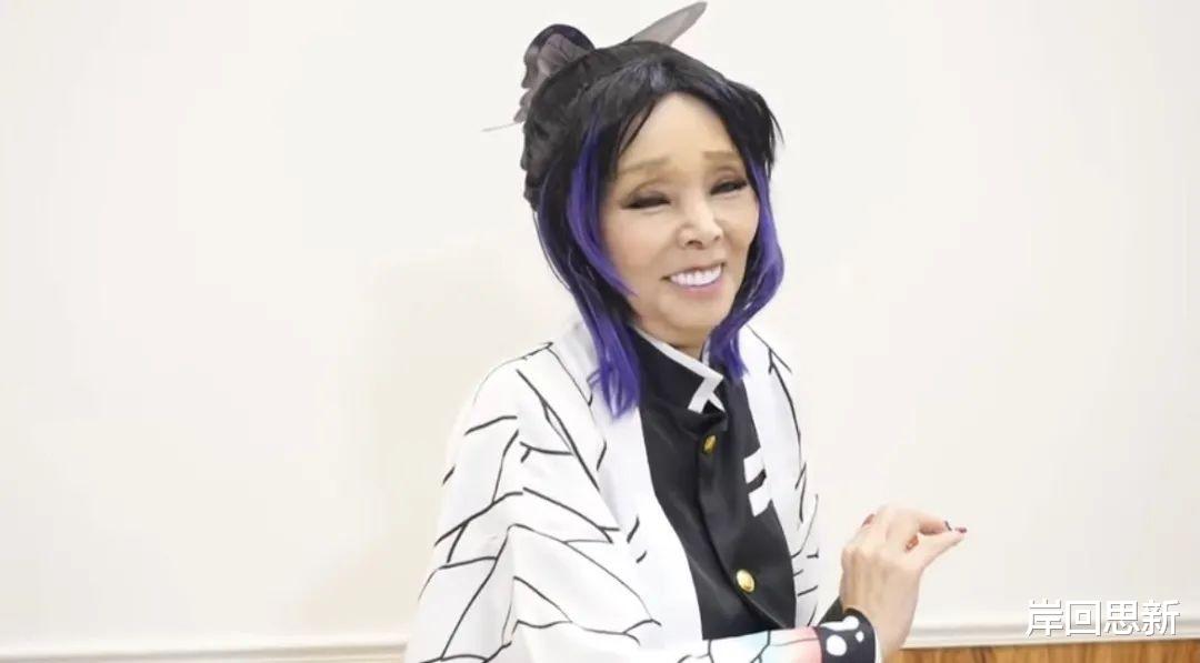 Cosplay|谨慎入内！你将看到真正毒体的胡蝶忍，以及吞下竹筒的祢豆子