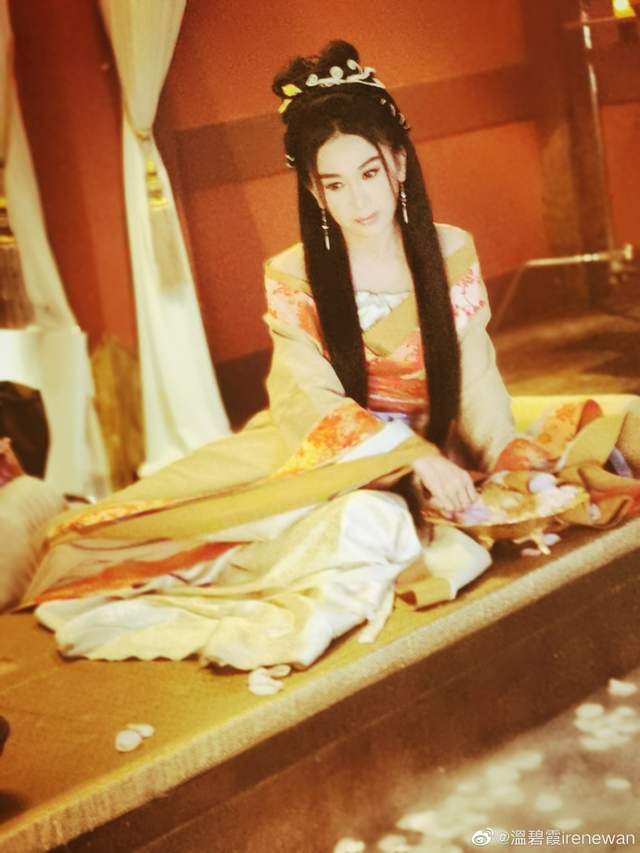 妲己|54岁温碧霞再扮妲己！风姿不逊当年 网友：真的不是剧照？