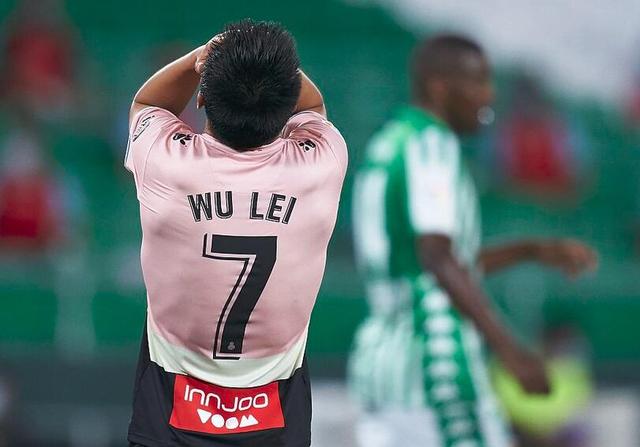 『武磊』今早6点武磊重大失误！门前3米空门不进，西班牙人队长表达不满