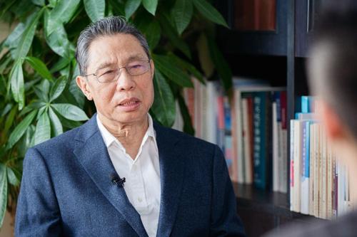 张文宏：钟南山透露长寿秘诀：早好午饱晚少，一天三餐以这8类食物为主