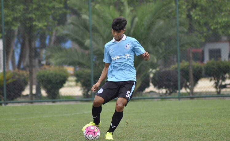 贝尼特斯|又添新人了,贝尼特斯选中21岁王牌后腰,大连人U19四少再度联手