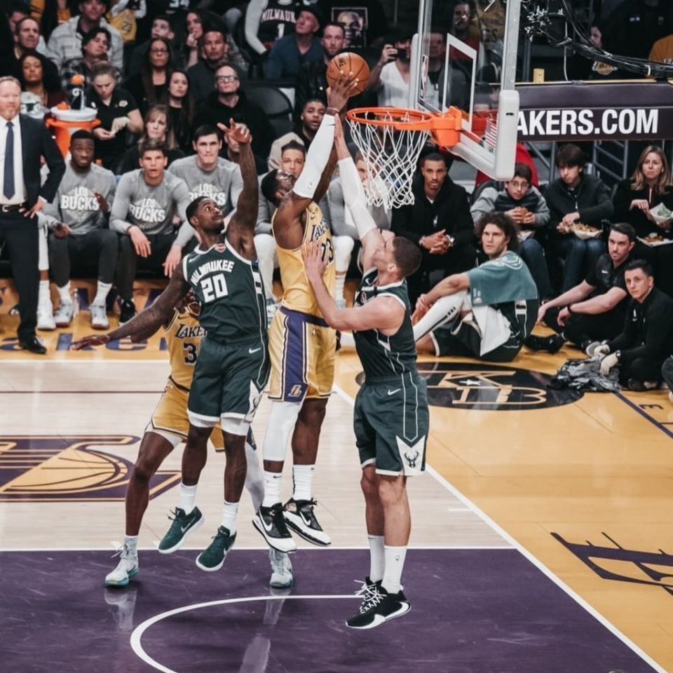 勒布朗·詹姆斯|如果詹姆斯再次拿到总冠军和FMVP，他的地位将如何？高不可攀