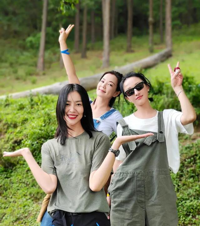 周迅|周迅亮相综艺却被秒杀，网友：过气女明星下场真惨