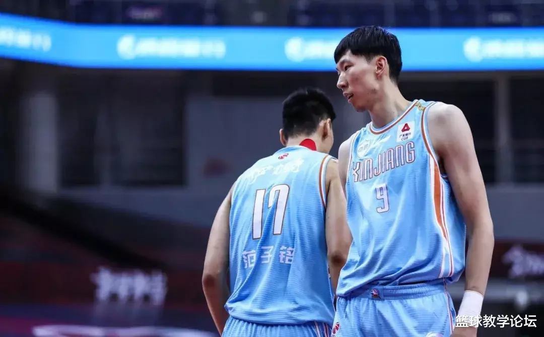 「林书豪」林书豪首秀险些被废！开场1分钟就被干趴！后脑勺猛砸地板