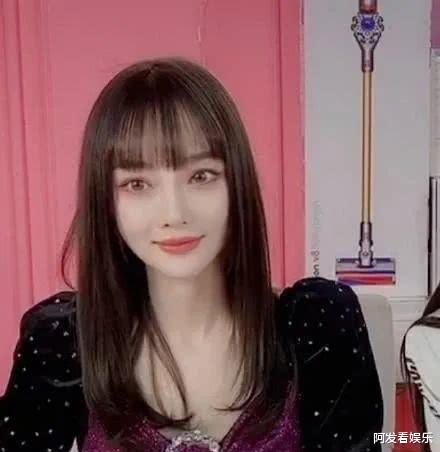 「李小璐」做直播多赚钱？难怪李小璐会加入网红大军，看到她的分成收入我酸了