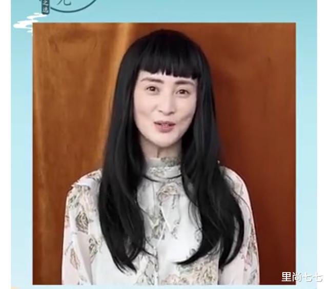 【发型】蒋勤勤换新发型老得不敢认！剪眉上齐刘海脸颊凹陷，44状态太真实