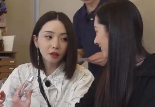 电影|高晓松前妻近照,32岁颜值不输明星,离婚近7年独自抚养女儿