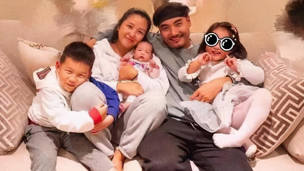 何洁|抹黑释小龙污蔑李宇春，害赫子铭事业尽毁，她把一手好牌打稀烂