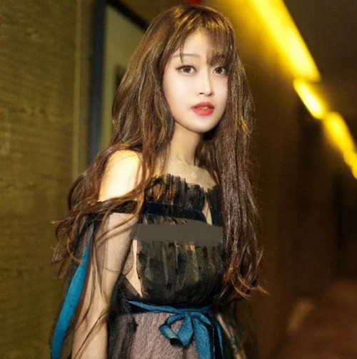 谢思芸 仙境文化传媒白茶茶：拼某多员工去世背后：没什么值得你拿命去拼！