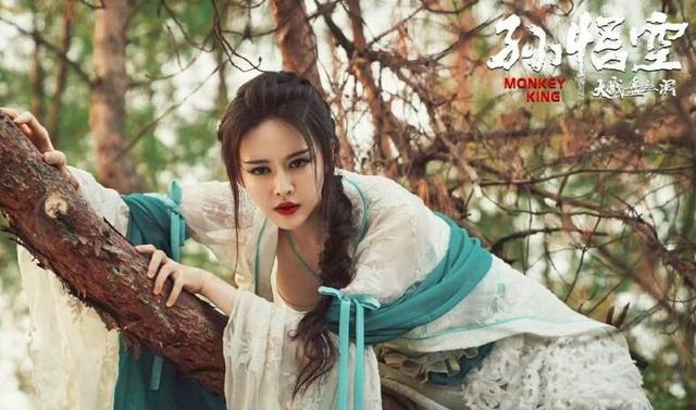 「王晶」王晶新剧《孙悟空大战盘丝洞》定档，剧中尽用晶女郎，熟人也不少