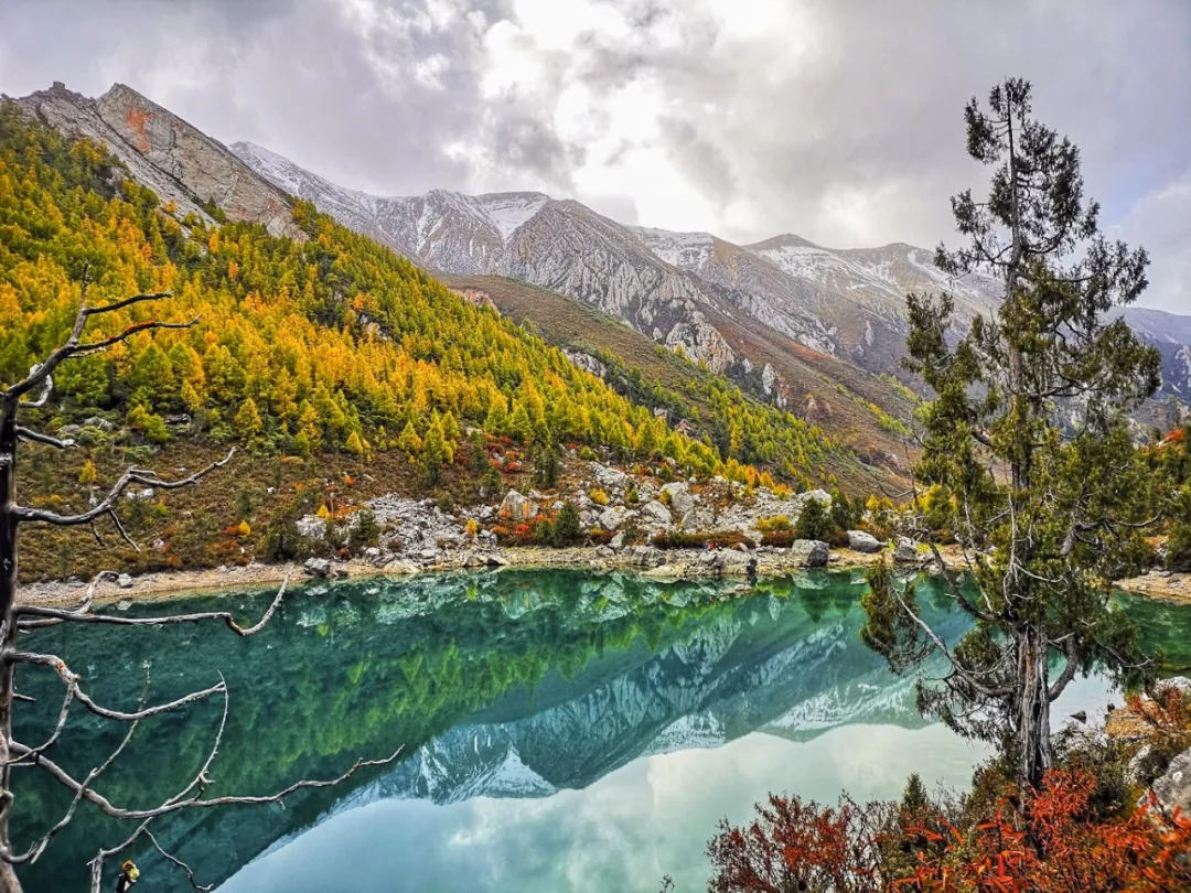 九寨沟@比九寨沟美，比稻城迷人！藏在川西的这个“徒步天堂”，人少景美还免费！