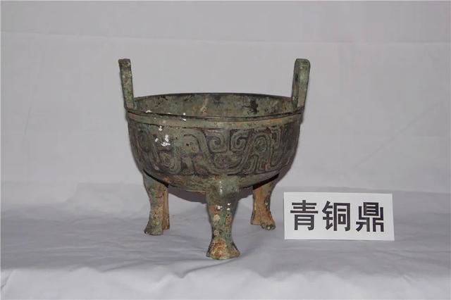 「文物」陕西：涉案赃款630万被盗文物402件 特大盗掘古墓葬案告破