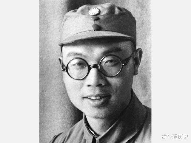 新四军|他是新四军四巨头之一，为不拖累战友举枪自尽，唯一的儿子怎样了