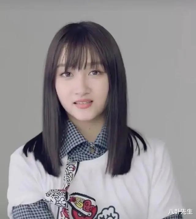 |宋智孝换新发型，被跑男成员调侃像大妈，美女也hold不住齐刘海？