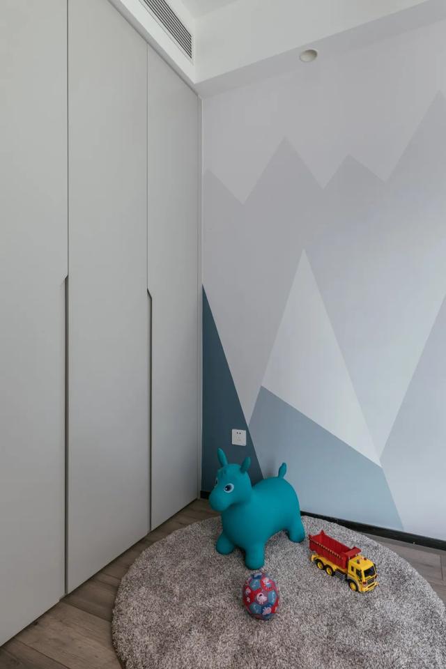 @119㎡四居室案例，当现代简约遇上高级灰 打造自然纯粹的生活空间