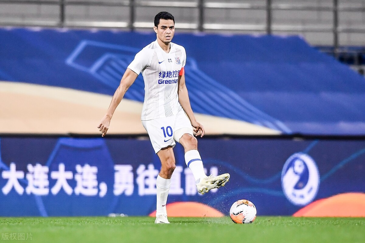 广州恒大|中国足坛罕见一幕！保级队8外援致敬冠军恒大，上港球迷不服