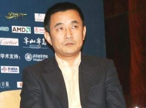韩熙庭|欠债800亿逃往国外，带走61亿跟一位女星，父亲去世都不敢回国