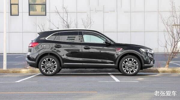 『宝马X1』果断放弃宝马X1，起步2.0T车宽1米9，18万开出50万档次，漂亮