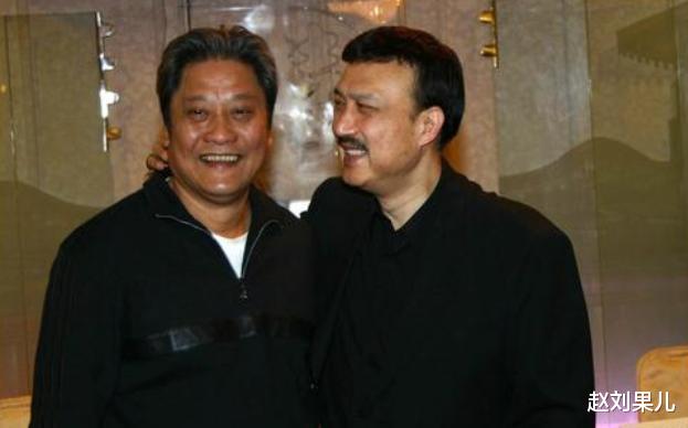 春晚|因春晚一夜爆红，意外摔成智力退化，遭妻儿抛弃，情人却不离不弃