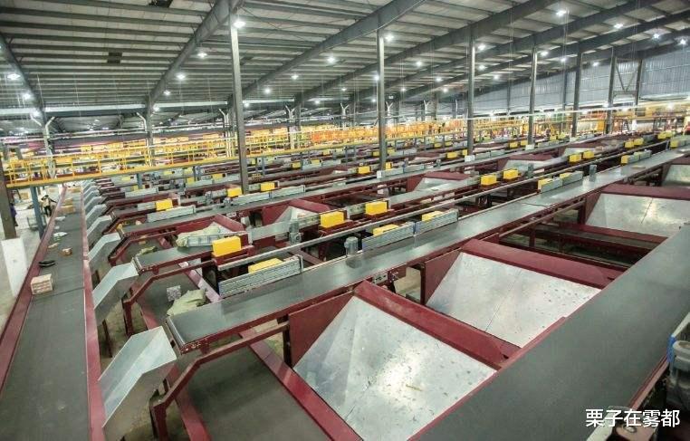 「」大学里，若你读的是这3个专业，网友：别装了你待遇就是高！