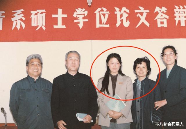 央视|央视名嘴现身沈力葬礼：倪萍敬一丹很低调，李瑞英钻石高跟鞋抢眼