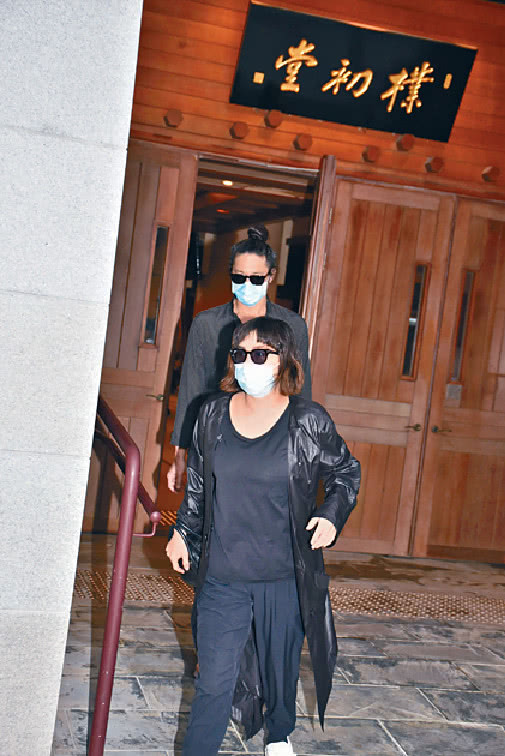 「赌王」赌王头七追悼会排场大，四房其聚显哀思，谁最爱赌王却是一目了然