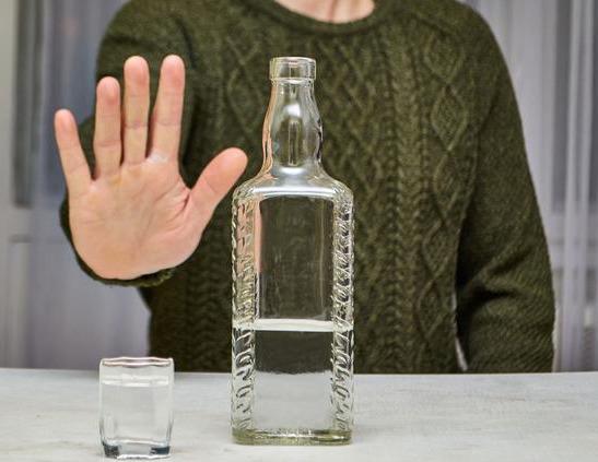 排毒▲34岁男子，尿酸高达810，肾衰入院，医生无奈：怎能拿它当水喝