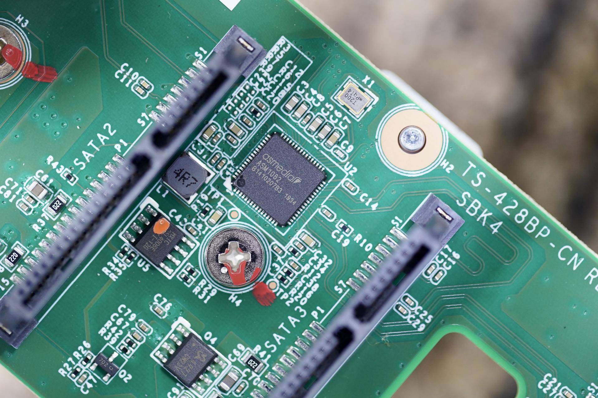 nas|还是X86 NAS香！QNAP 451D中国特别款全面解析