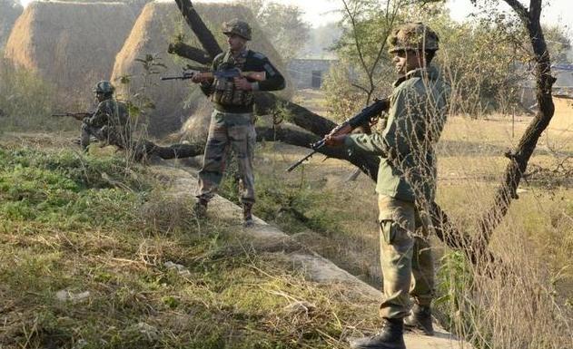 印度|印度士兵再次越境挑衅，边防警察鸣枪警示：动一步腿给你打断！