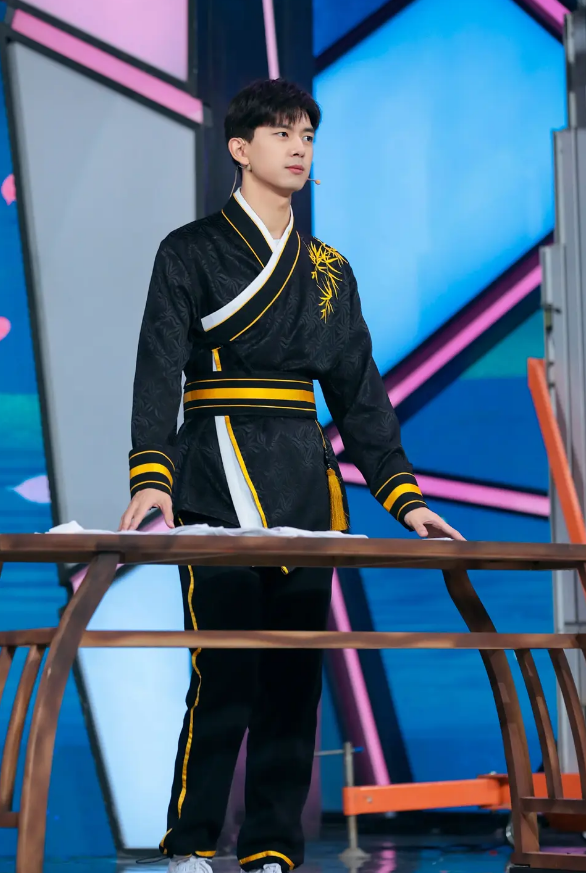 李现|李现这么红，为啥不上综艺节目，看完快本终于懂了！