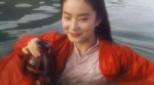 金庸：这5首金庸武侠剧中的主题曲，勾起无数人的武侠情怀，无法超越的经典 ！